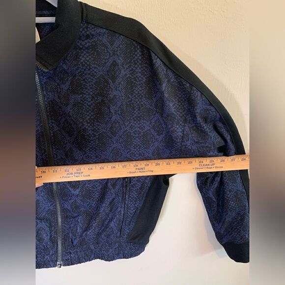 Athleta Brooklyn Bomber Zip Up Jacket Blue Python Size S - Picture 10 of 12